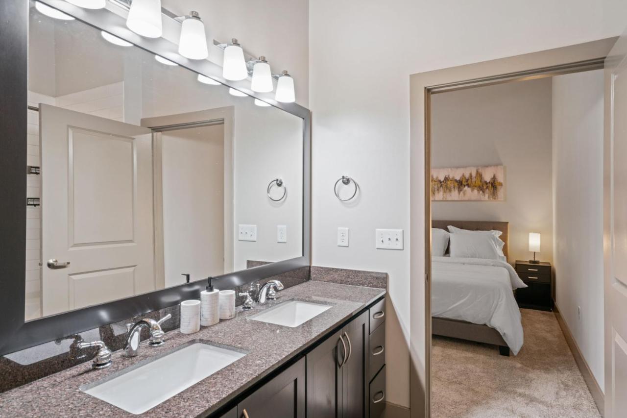 شقة Grand Luxury Premium Vaulted Ceilings وودبريدج المظهر الخارجي الصورة